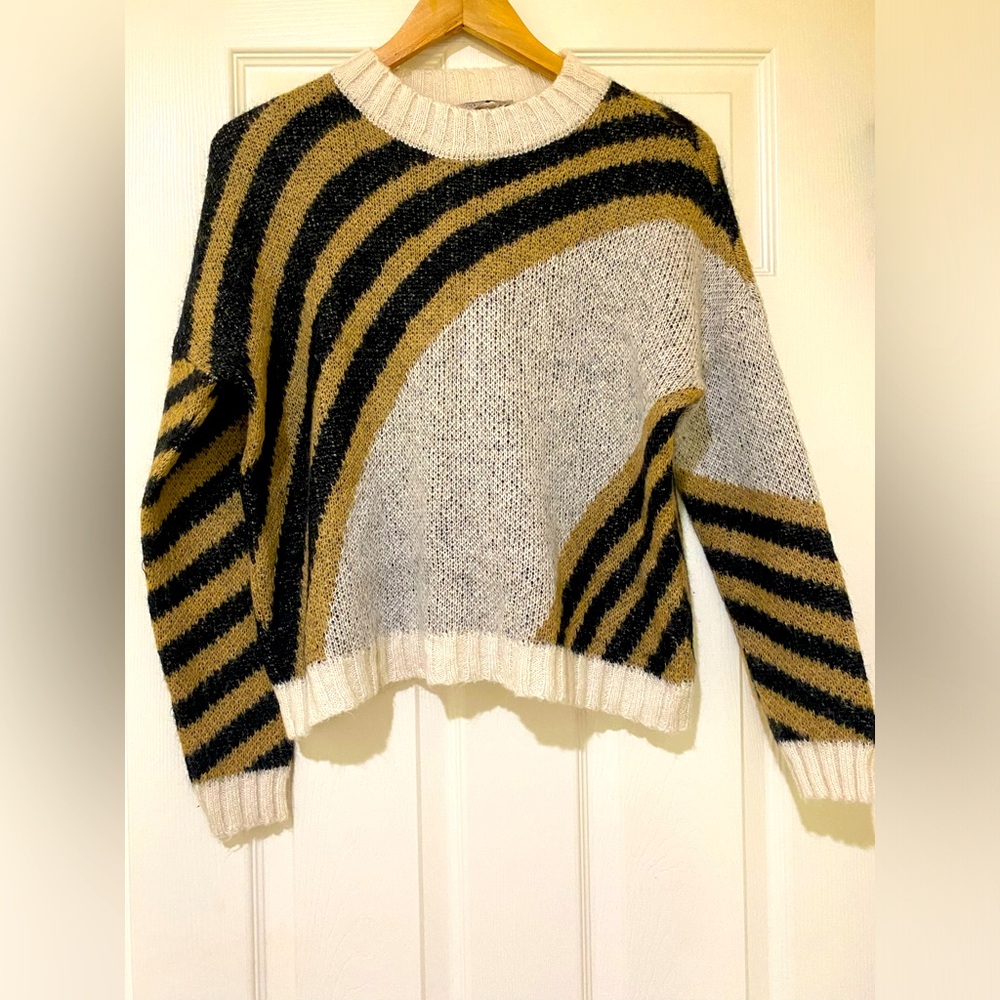 Wool blend crop sweater size S